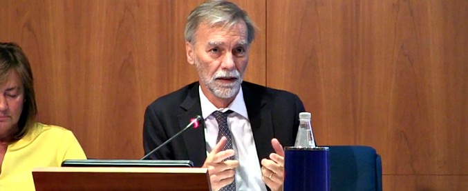 Copertina di Manovra, Delrio (Pd): “Non portino Paese a pagare prezzo clamoroso di credibilità”