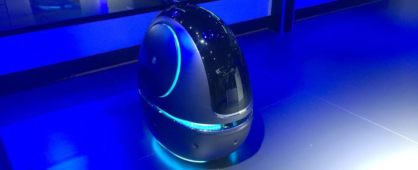 Un robot a forma d’uovo per il servizio in camera, iniziati i test negli hotel cinesi