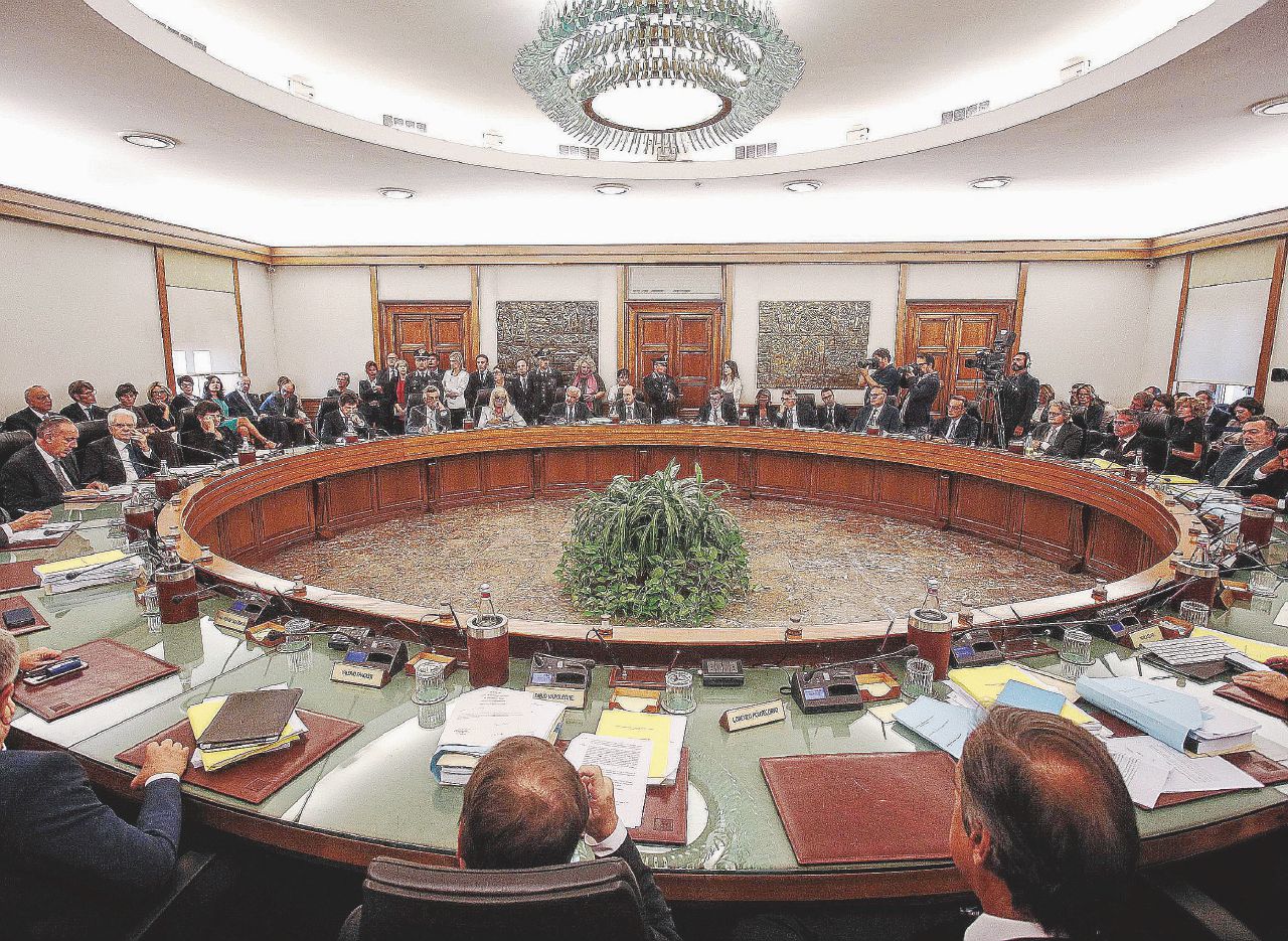 Copertina di Csm, Ermini vicepresidente. Un turborenziano a Palazzo