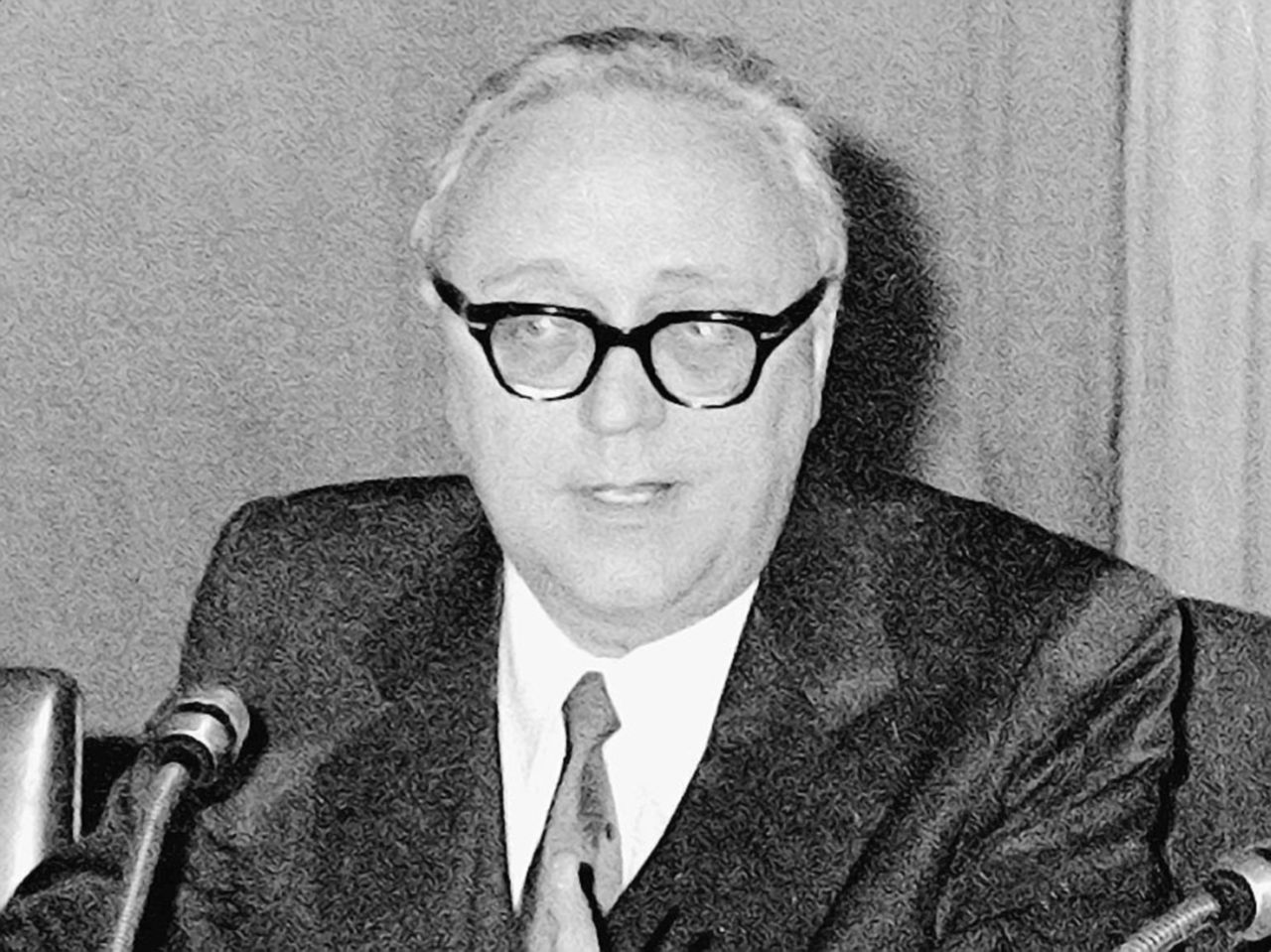 Copertina di Dagli intellettuali ai fedelissimi: così cambia il Consiglio