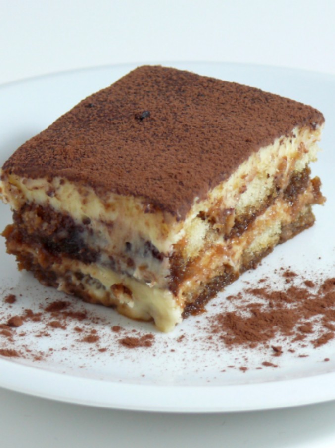 Copertina di Cercasi assaggiatori di tiramisù per la coppa del mondo del famoso dessert: iscrizioni aperte