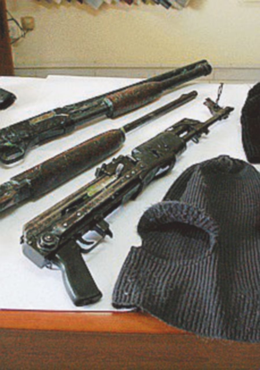 Arsenale dei clan e guerre per lo spaccio In cella 2 pregiudicati