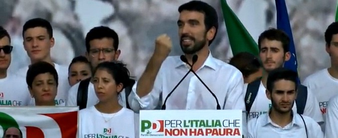 Copertina di Pd in piazza a Roma, Martina: “A chi non ci ha votato dico ‘abbiamo capito la lezione’. Ora si volta pagina”