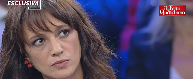 Copertina di Asia Argento: “Bennett? Mi fa pena, è un’anima persa. Dopo la morte di Bourdain per me si è aperto un abisso”