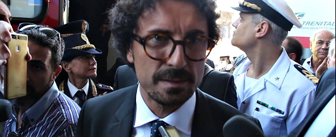 Copertina di Audio Casalino, Toninelli: “Non commento parole di altri, di audio rubati me ne frego altamente”