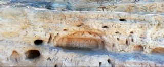 Copertina di Puglia, incide graffiti nelle dune fossili dell’oasi di Torre Guaceto: “Danno irreversibile”. Denunciato 31enne