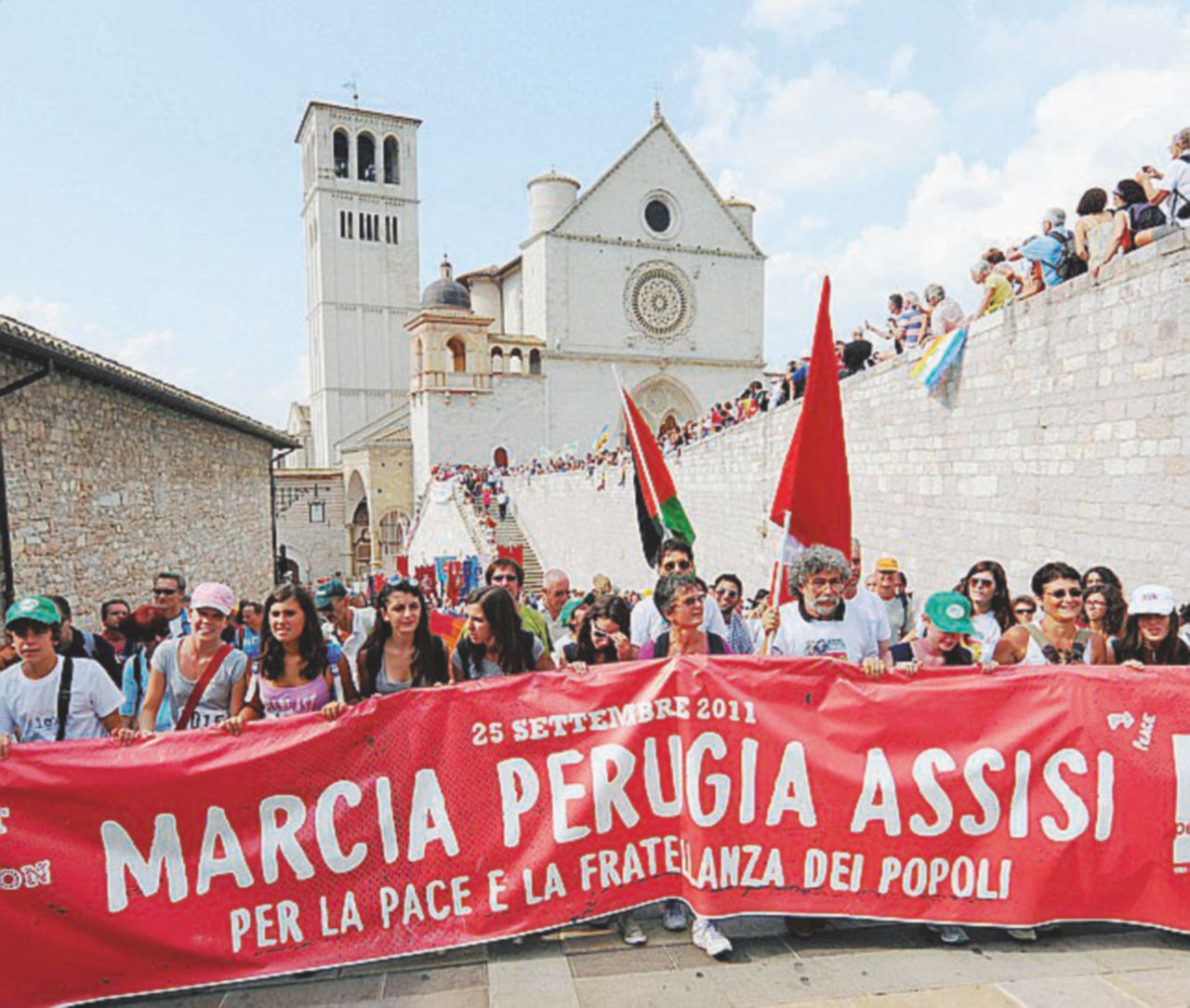 Copertina di “I pacifisti marciano da soli: ai partiti non crediamo più”