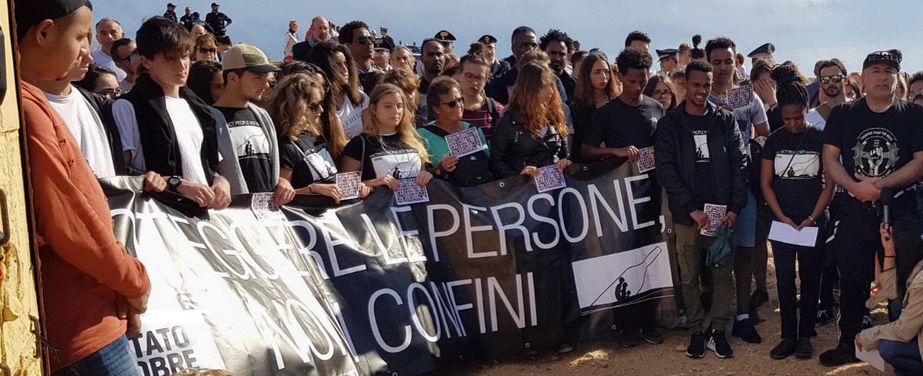 Lampedusa, governo e istituzioni assenti alla Giornata della memoria. “Si vogliono cancellare i morti del 3 ottobre 2013”