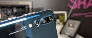 Copertina di Huawei P20 Pro, come funziona la tripla fotocamera posteriore e perché gli smartphone montano più sensori fotografici