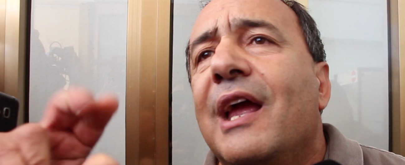Copertina di Mimmo Lucano dopo l’interrogatorio: “Il mio un reato di umanità. Rispetto la Costituzione più di altri”