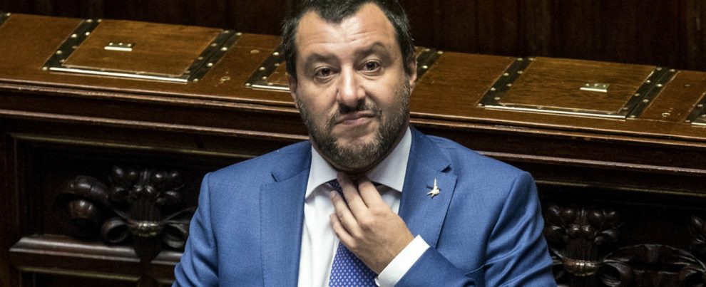 Diciotti, tribunale dei ministri di Palermo si dichiara incompetente su Salvini. Lui: “Chiudetela e lasciatemi lavorare”