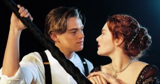 Copertina di “Baciare Leonardo DiCaprio in Titanic è stato un vero incubo, un pasticcio disastroso”: Kate Winslet svela un retroscena dal set del film cult