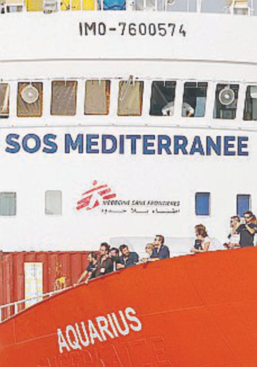 Copertina di Marsiglia, l’estrema destra occupa la sede di Sos Mediterranée