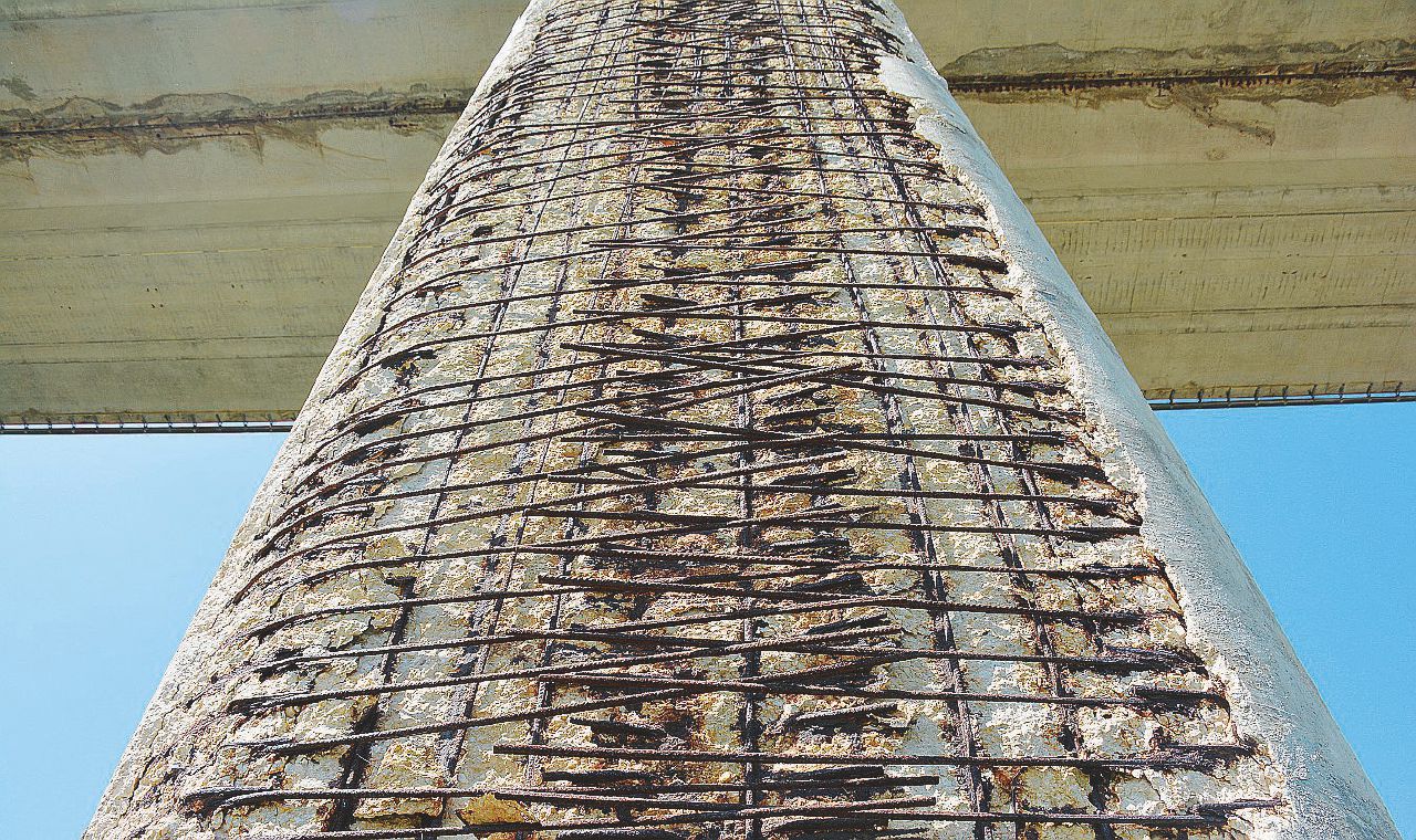 Copertina di A25, blitz di Toninelli sul viadotto a rischio: “Il traffico va ridotto”