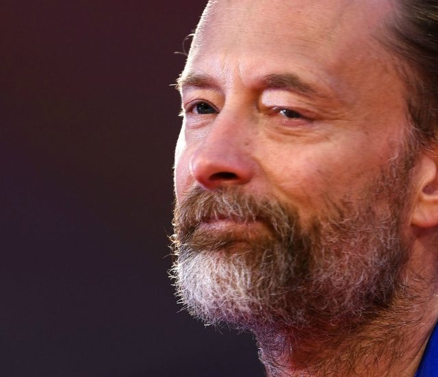 Thom Yorke, il cantante dei Radiohead compie 50 anni. Ma non ha ancora finito di sperimentare