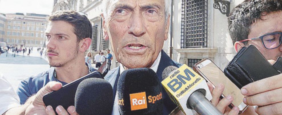 Candidato unico - Il 22 ottobre si elegge il presidente della Figc - Ansa Solo 40 squadre “pro” tra A e B, sgravi per la C
