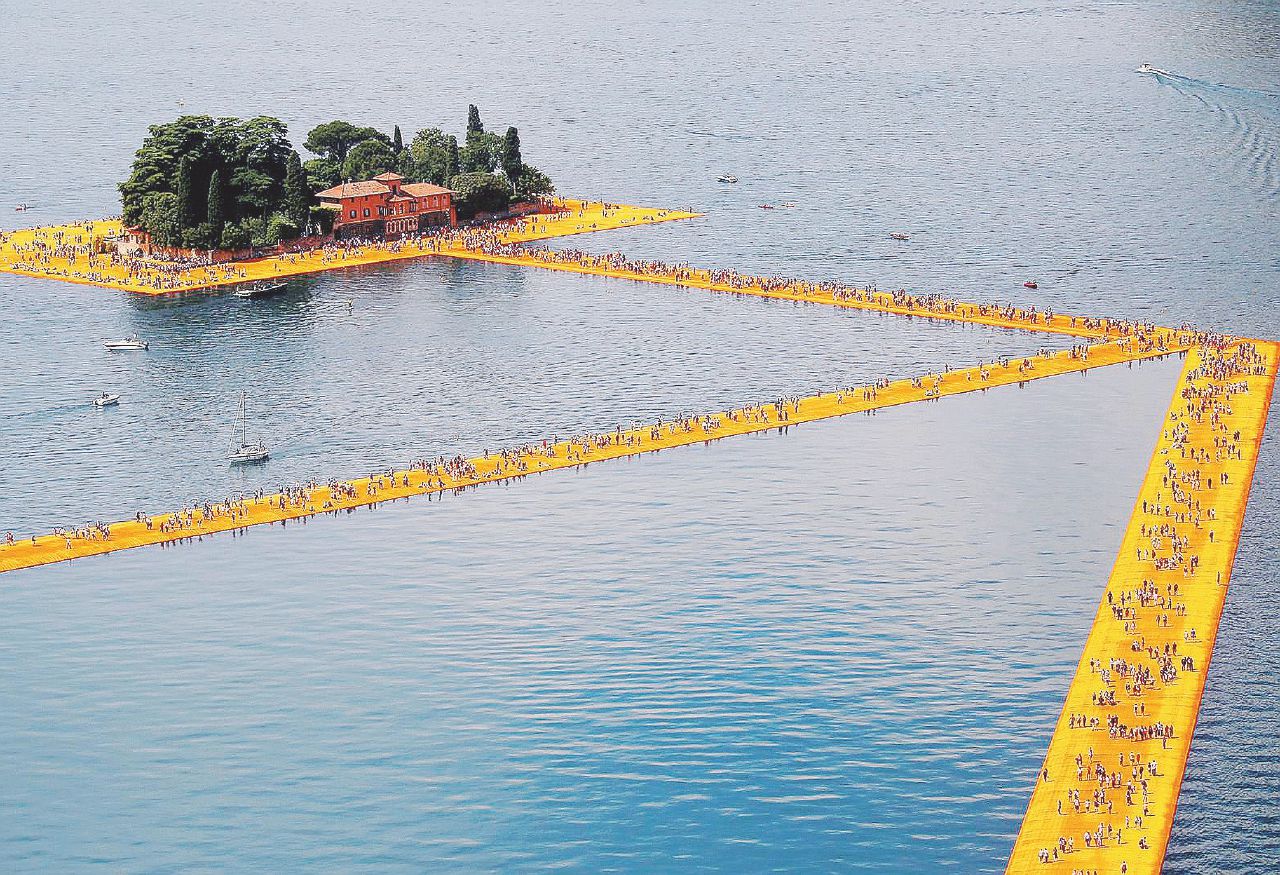 Copertina di Ristoranti e bar galleggianti con la benedizione di Christo