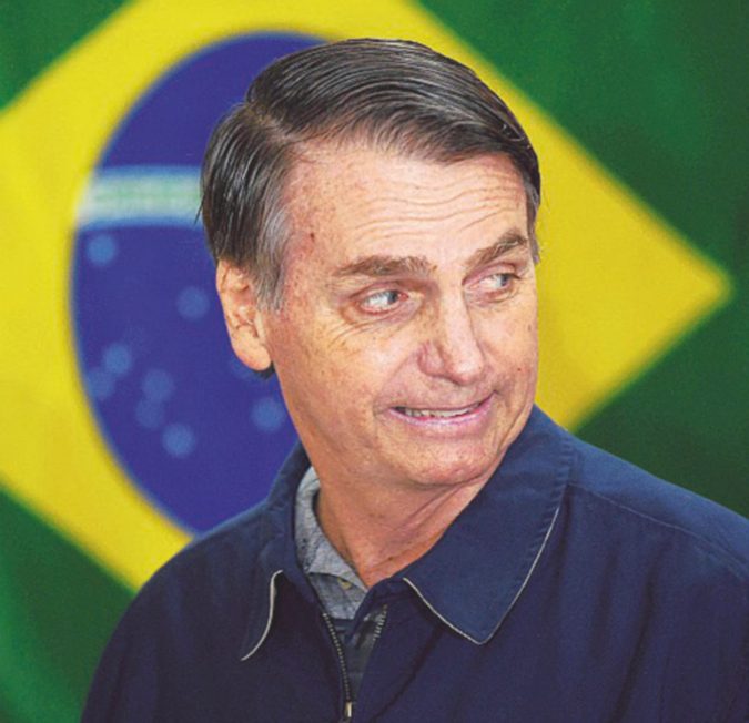 In testa - Jair Bolsonaro - LaPresse In Brasile è avanti il “destro” Bolsonaro, ma al ballottaggio può vincere Haddad