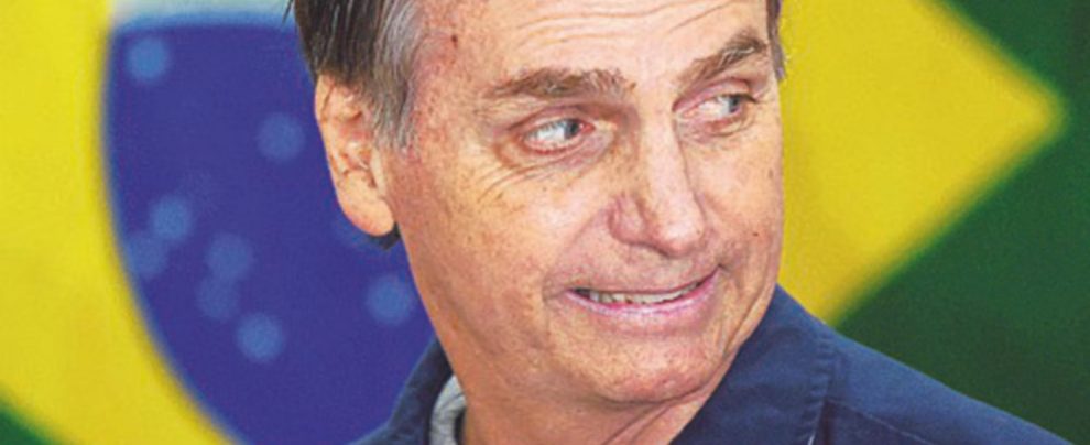 In testa - Jair Bolsonaro - LaPresse In Brasile è avanti il “destro” Bolsonaro, ma al ballottaggio può vincere Haddad