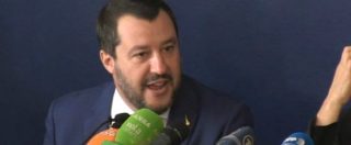 Copertina di Salvini deride Macron e Saviano: “Spero non abbiano fatto un selfie svestiti come usa fare ultimamente il presidente”