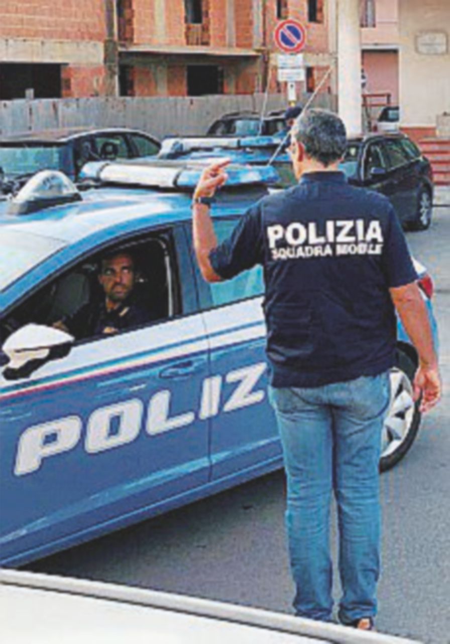 Copertina di Aggrediti poliziotti impegnati in controlli anti-caporalato