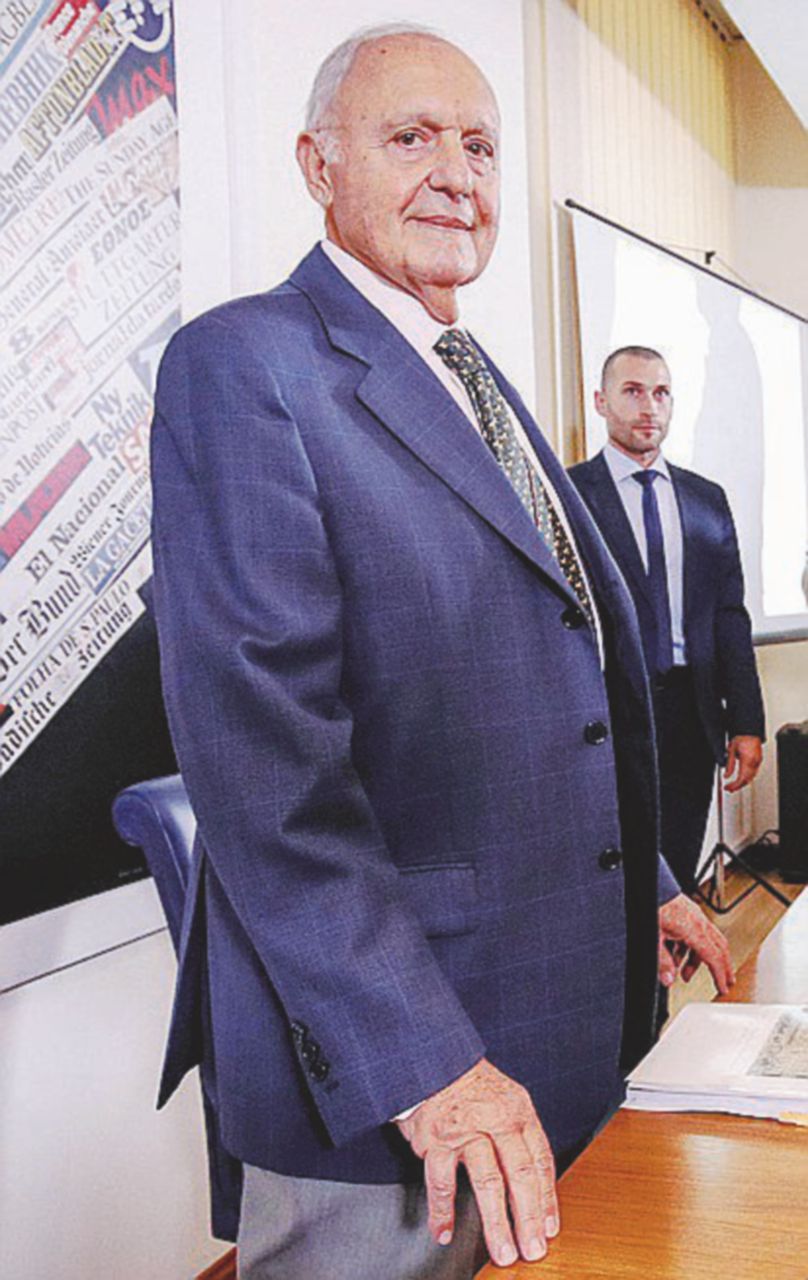 Copertina di Prima il panico, poi spread e Borsa rifiatano. Ma l’esecutivo e Savona no