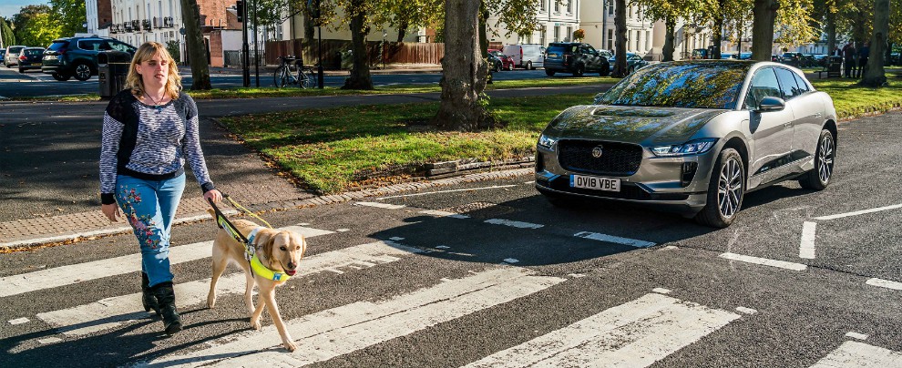 Copertina di Jaguar I-Pace, l’elettrica che avverte quando sta arrivando – FOTO e VIDEO