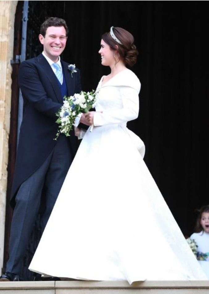 Copertina di Royal Wedding, si è sposata la nipote della Regina: da Naomi Cambpell a Kate Moss, parata di vip (e cielo plumbeo)