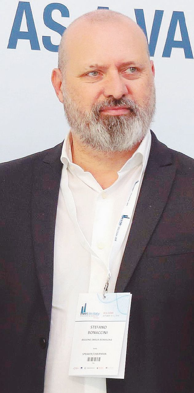 Sconfitte, litigi e debiti. Addio alla roccaforte rossa