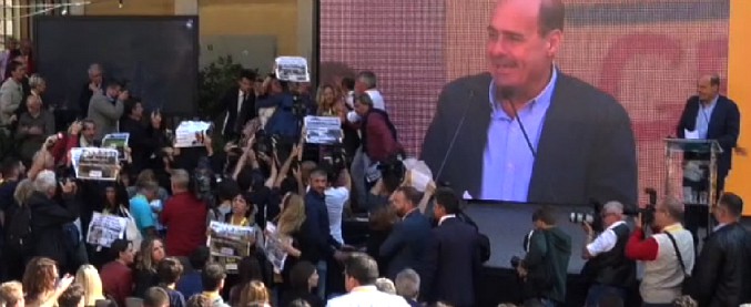 Copertina di Pd, blitz animalista alla convention di Zingaretti: “Sceneggiata. Chi non rispetta idee degli uomini non rispetta gli animali”