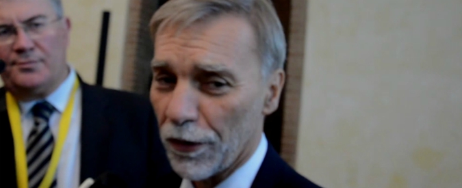 Copertina di Pd, Delrio diserta la convention di Zingaretti: “Avevo altro da fare”. Sì alla Leopolda di Renzi: “Ma lì non ci sono candidati”