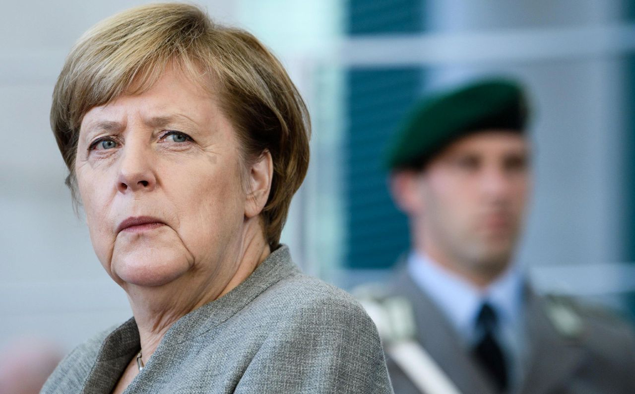 Copertina di Il voto in Baviera terremota il governissimo della Merkel