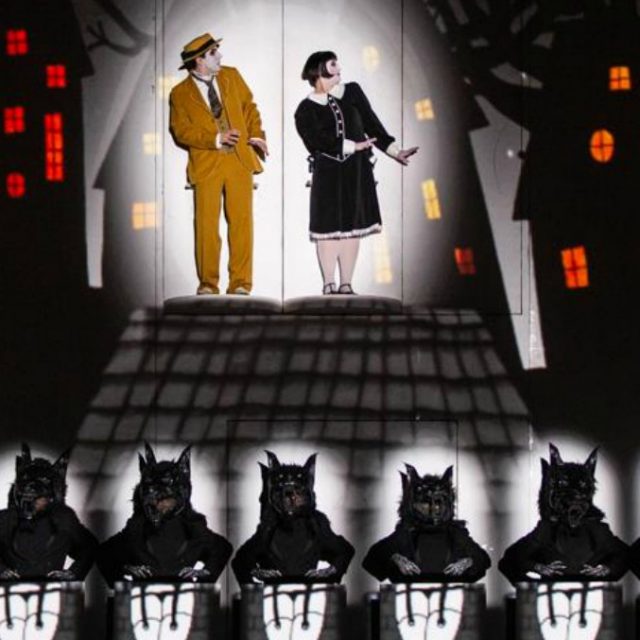 Opera di Roma, incanta Il Flauto Magico “cinematografico”: il capolavoro di Mozart come un film muto, tra Buster Keaton e Tim Burton