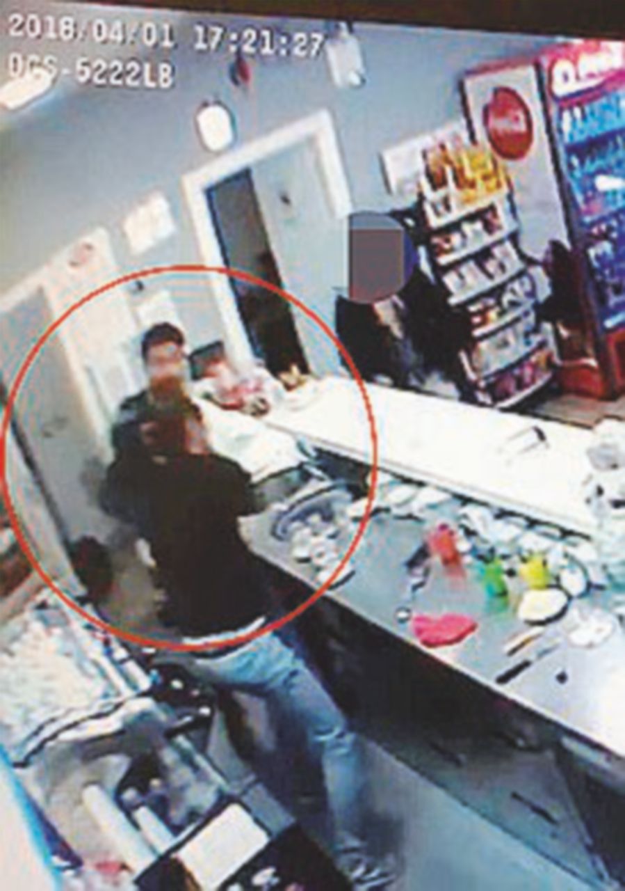 Assalto “mafioso” al barista romeno. Condannati i Di Silvio