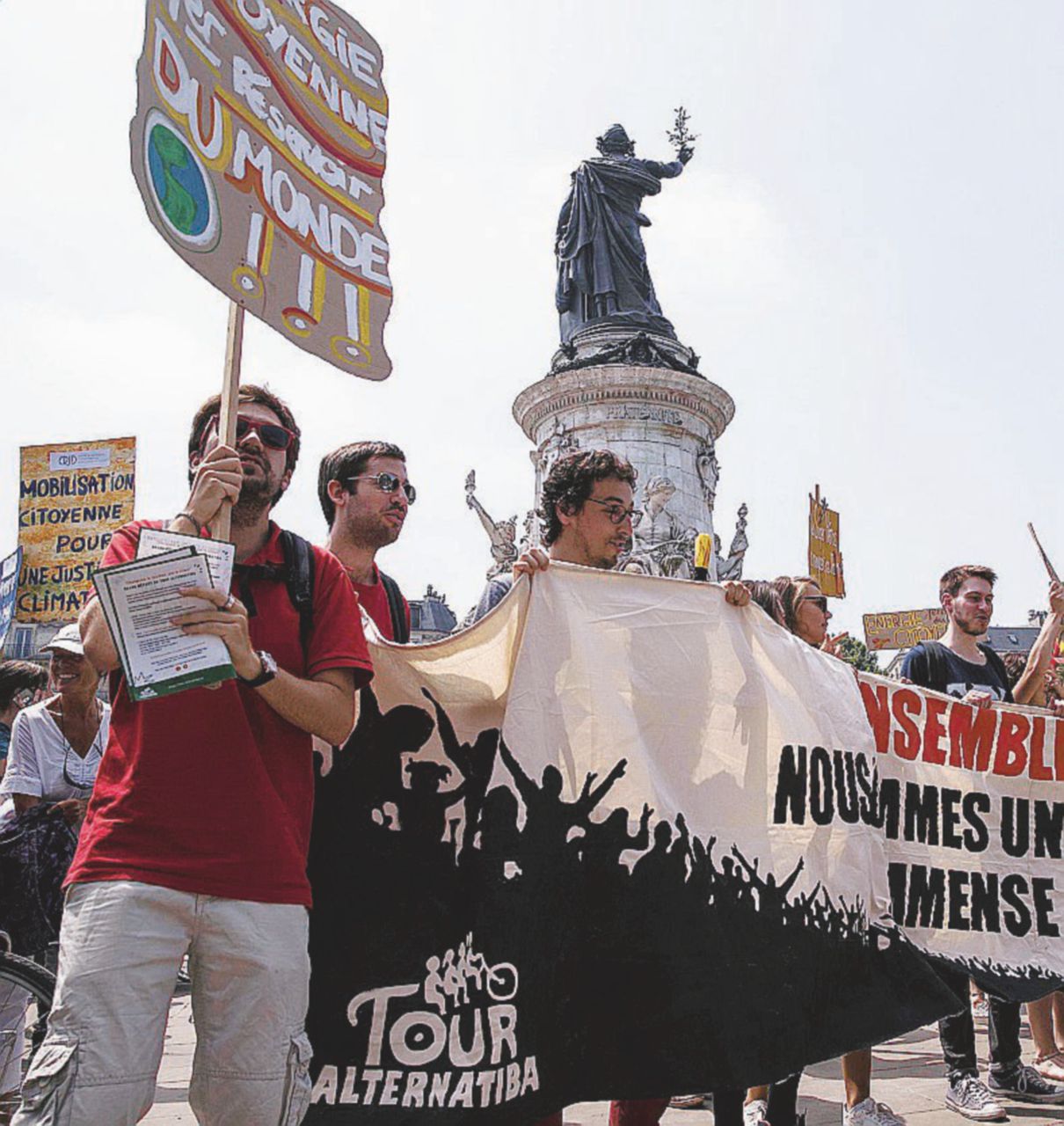 Campagne verdi - Manifestazione ecologista a Place de la République, Parigi - Ansa Più per i valori che per il clima: in Europa il risveglio-eco parte dalla sinistra perduta