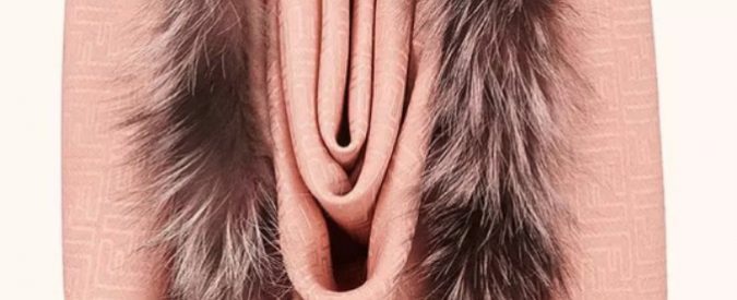 La nuova sciarpa cult firmata Fendi è uguale a una vulva (e su Twitter spopola)