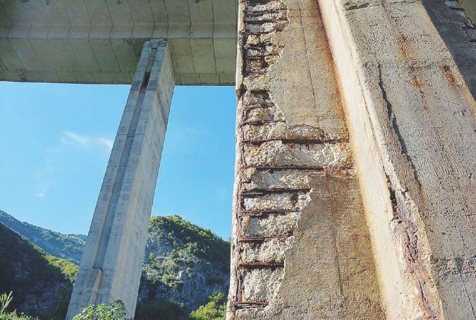 Tra Roma, Pescara e Teramo - I piloni della Strada dei Parchi. Il ponte Biselli e il Cerchiara (Isola del Gran Sasso) - A24, finisce alla Procura la guerra dei viadotti tra Toto e il ministero