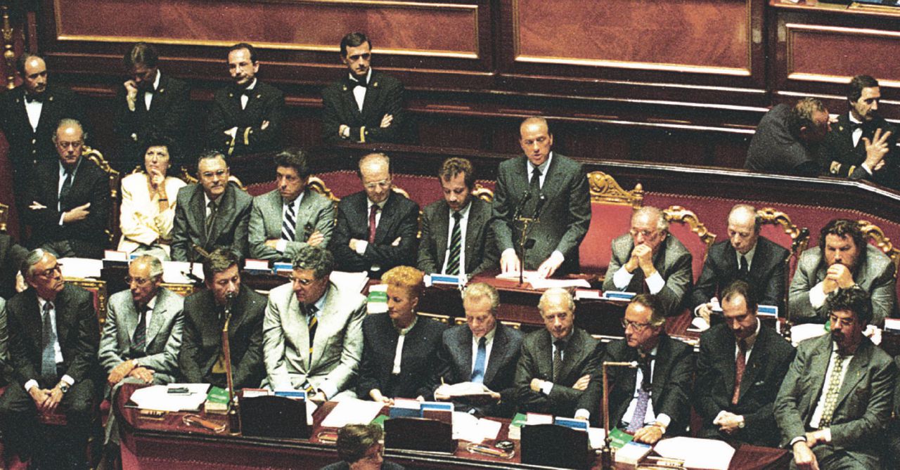 Da B. a Prodi e Renzi: gli specialist delle manine per leggi figlie di NN Da B. a Prodi e Renzi: gli specialist delle manine per leggi figlie di NN
