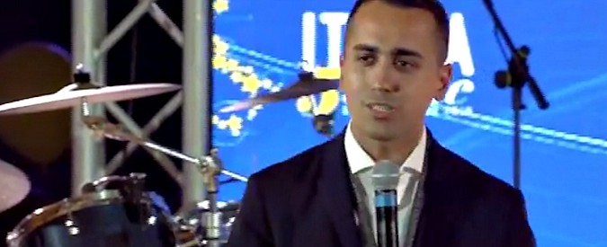 Copertina di Italia 5 stelle, Di Maio: “Qui nessuno si è montato la testa. Prendetemi a calci se chiedo di chiamarmi ministro”
