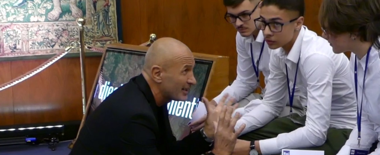 Copertina di “Come i figli miei”, su Rai3 lo Speciale di Domenico Iannacone sulla scuola del Parco Verde di Caivano