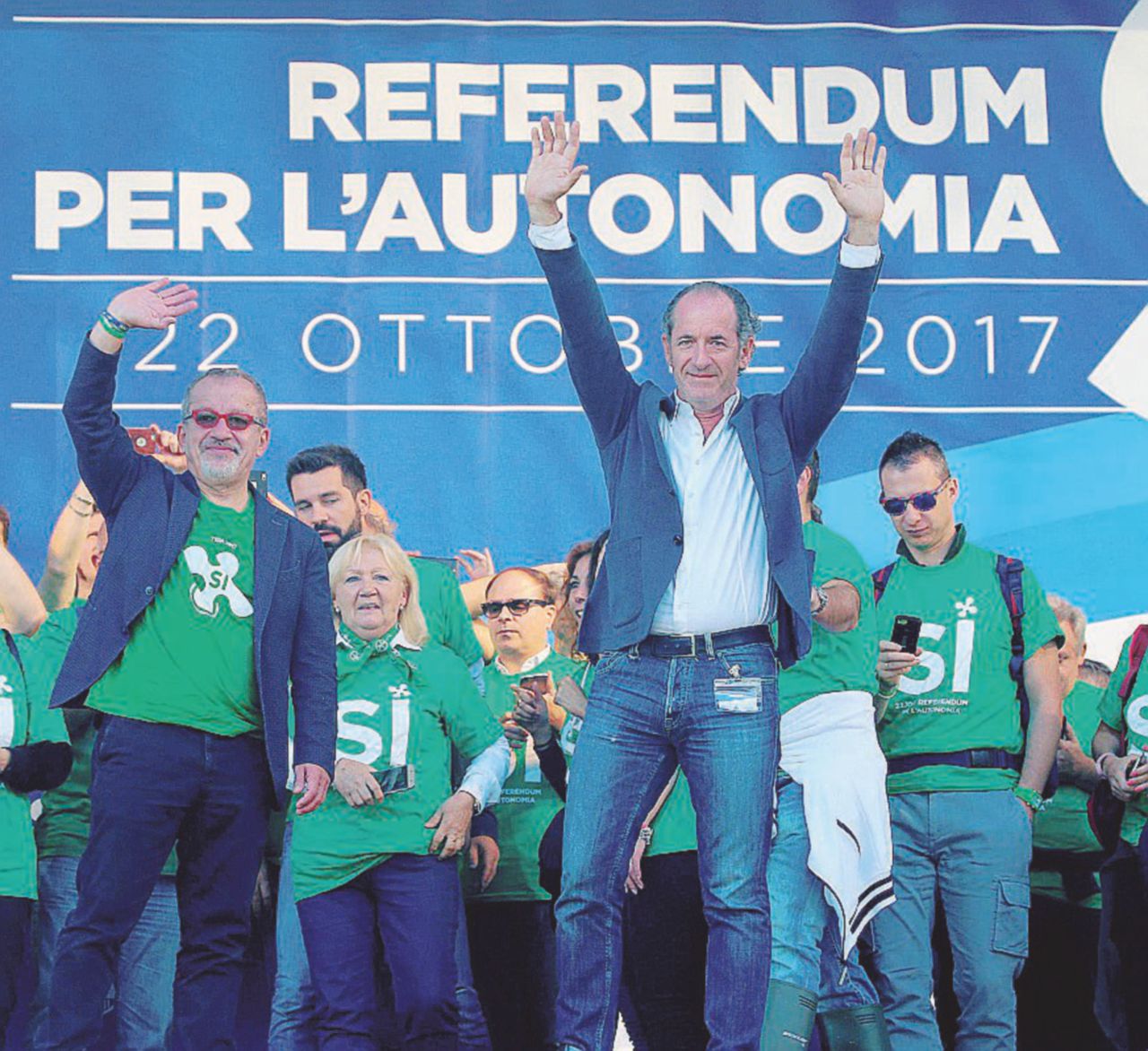 Un anno dopo - I leghisti Maroni e Zaia in piazza per l’autonomia - Ansa Autonomie, governo diviso. La Lega ha fretta, M5S frena