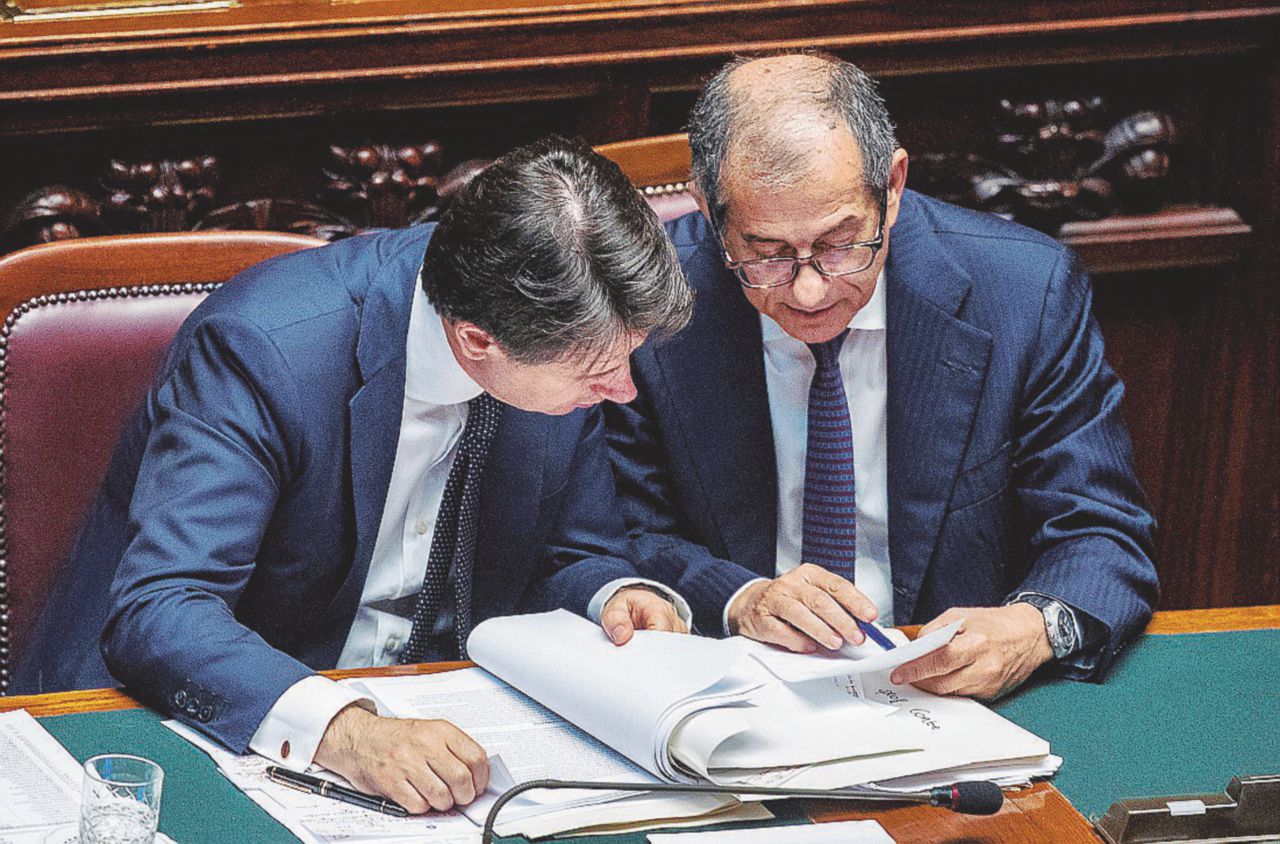 Copertina di La manovra a fisarmonica per arginare lo stop dell’Ue