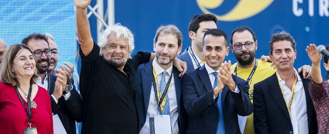 M5s, le ‘manine’ sono l’ultima frontiera della propaganda grillina