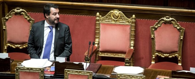 Copertina di “Far West” per il Pd, “passo in avanti nella civiltà del diritto” per il governo: cosa prevede il ddl sulla legittima difesa