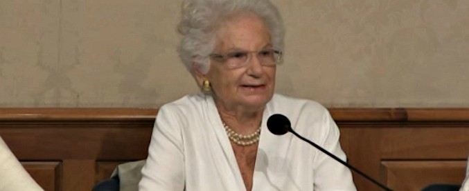 Razzismo, la proposta di Liliana Segre: "Commissione contro odio. Serve lottare contro fascistizzazione del senso comune" - Il Fatto Quotidiano