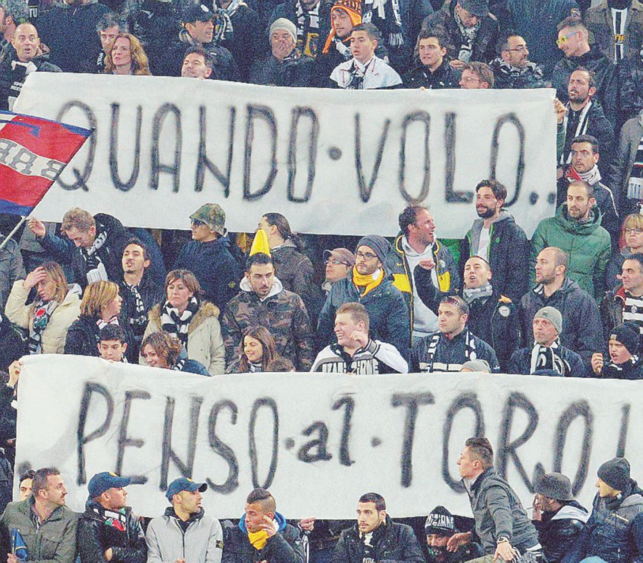 Copertina di Striscioni e bagarinaggio: cosa c’è dietro la guerra Juve-Report