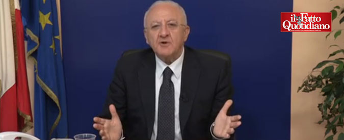 Copertina di Manovra, De Luca: “Per il Sud pista ciclabile dal Brennero a Palermo. Toninelli camminerà su acque Stretto Messina”