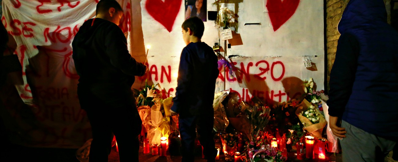 Copertina di Desirée Mariottini, fiaccolata a San Lorenzo: momenti di tensione. L’indagine: “Uccisa da mix letale, pusher sapevano”