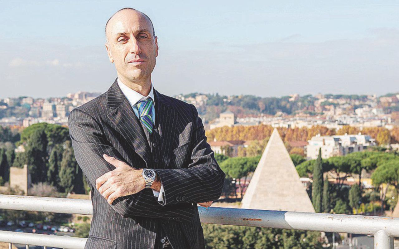 Copertina di Lanzalone inguaia (ancora) la Raggi