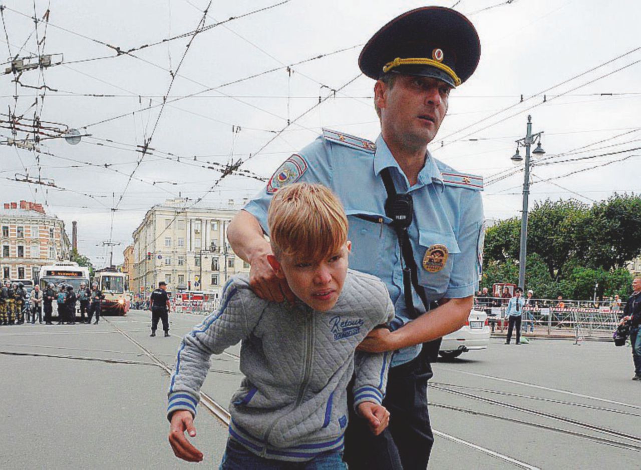 Putin, caccia grossa. Ai teenager